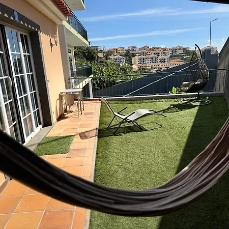 Alforra 2-centro-praias-levadas بيت للعطل Câmara de Lobos