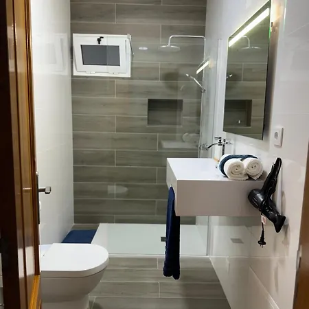 Alforra 2-centro-praias-levadas Tatil Evi *