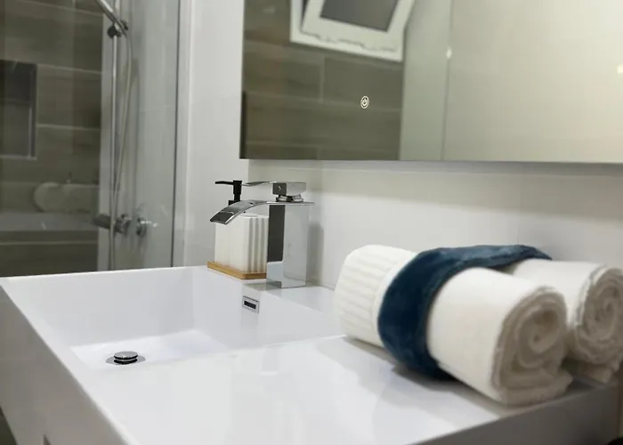 Alforra 2-centro-praias-levadas Camara de Lobos