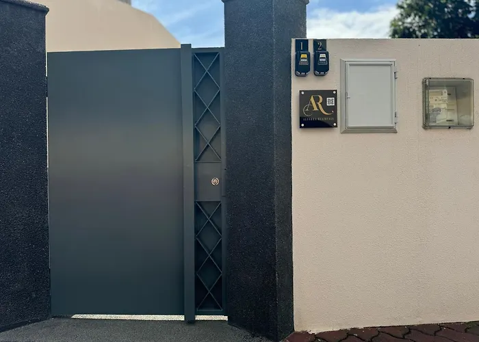 Alforra 2-centro-praias-levadas Holiday home *